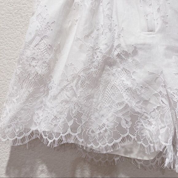 Self-Portrait white lace shorts size US6 high waisted - Picture 8 of 12